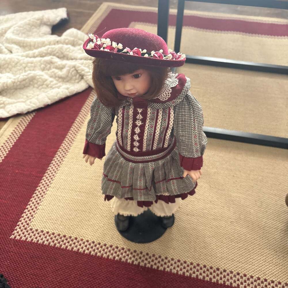 Franklin Mint 19" Coca-Cola Heirloom Series Megan Porcelain Doll 1995
